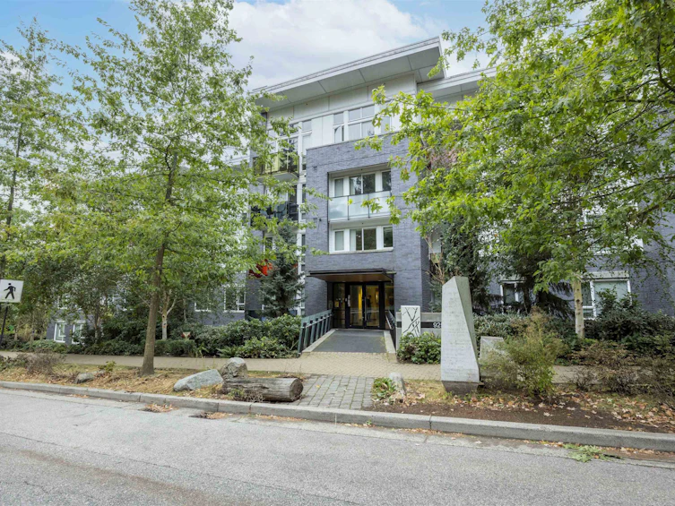 201-9250 University High Street, Burnaby, BC, V5A 0B3