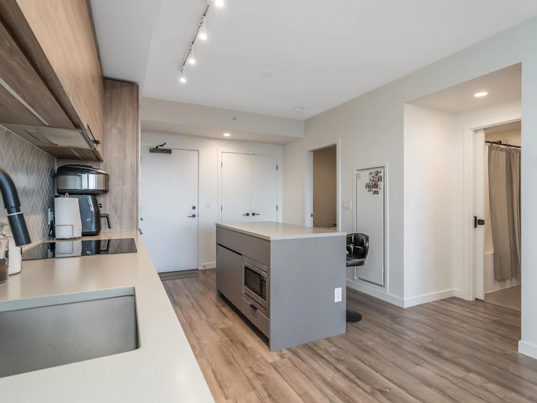 1301-13428 105 Avenue, Surrey, BC, V3T 0S6 - 8