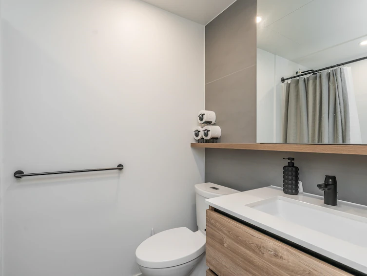 1301-13428 105 Avenue, Surrey, BC, V3T 0S6 - 16