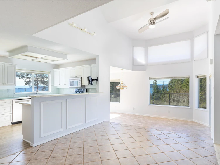 9219 Regal Road, Halfmoon Bay, BC, V0N 1Y2 - 10