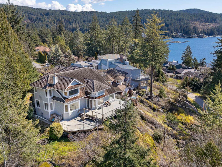 9219 Regal Road, Halfmoon Bay, BC, V0N 1Y2