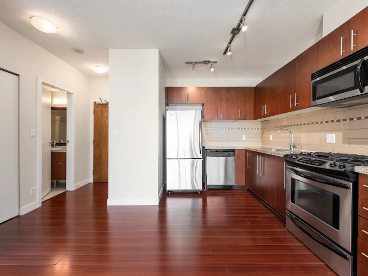 1007-8280 Lansdowne Road, Richmond, BC, V6X 0B2 - 5