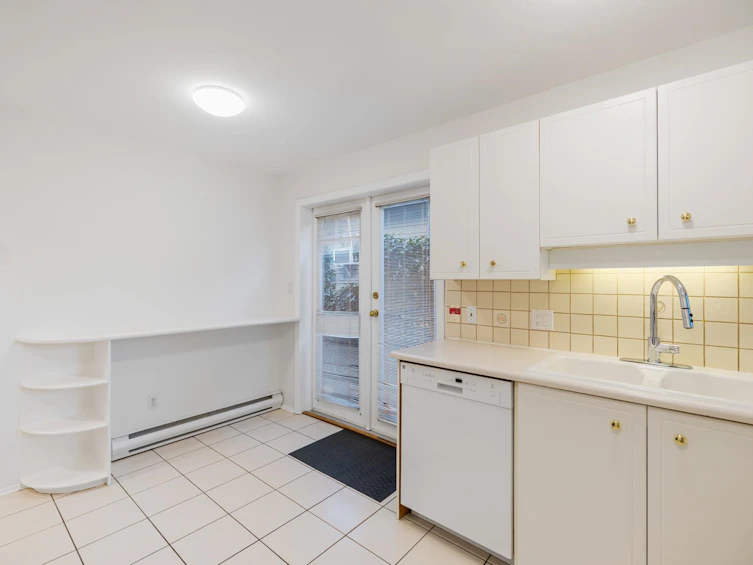 2723 W 1st Avenue, Vancouver, BC, V6K 1H2 - 26