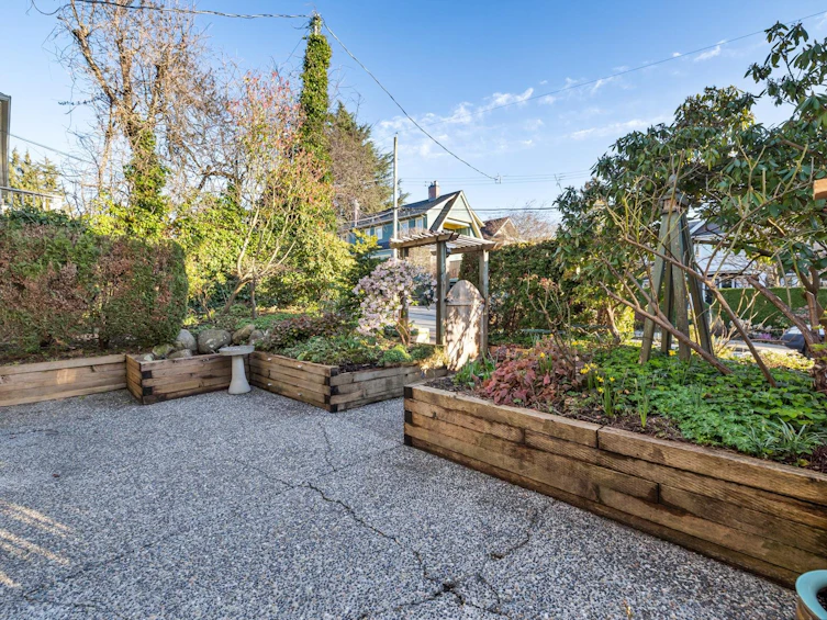 2723 W 1st Avenue, Vancouver, BC, V6K 1H2 - 11