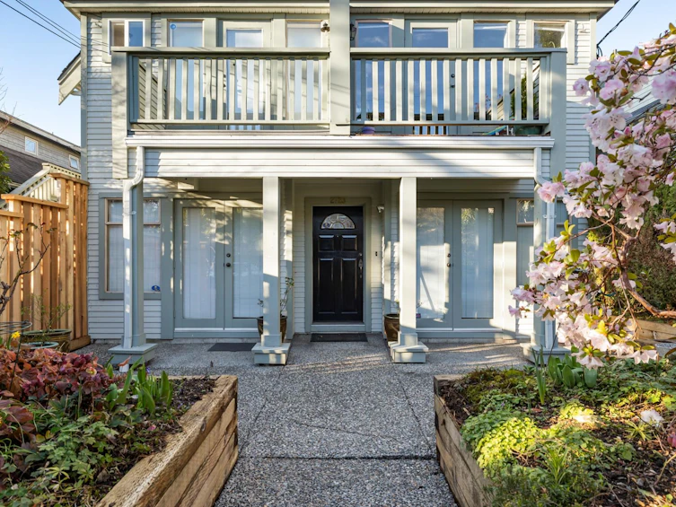 2723 W 1st Avenue, Vancouver, BC, V6K 1H2 - 4