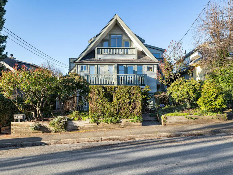 2723 W 1st Avenue, Vancouver, BC, V6K 1H2 - 5