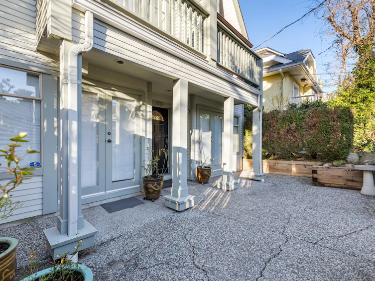 2723 W 1st Avenue, Vancouver, BC, V6K 1H2 - 36