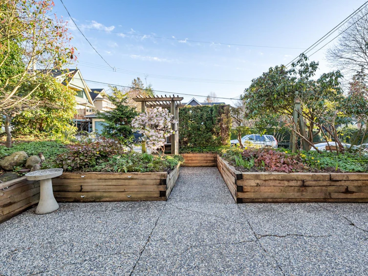 2723 W 1st Avenue, Vancouver, BC, V6K 1H2 - 12