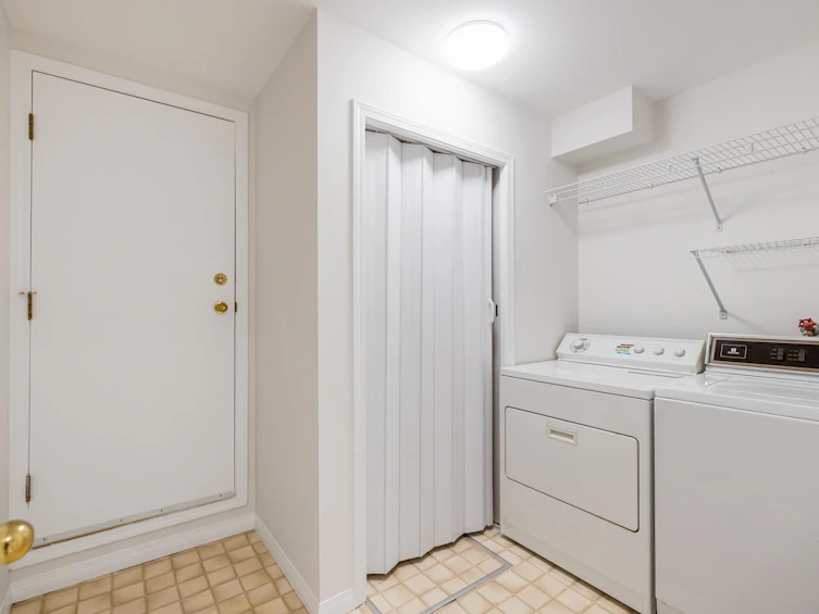 2723 W 1st Avenue, Vancouver, BC, V6K 1H2 - 34