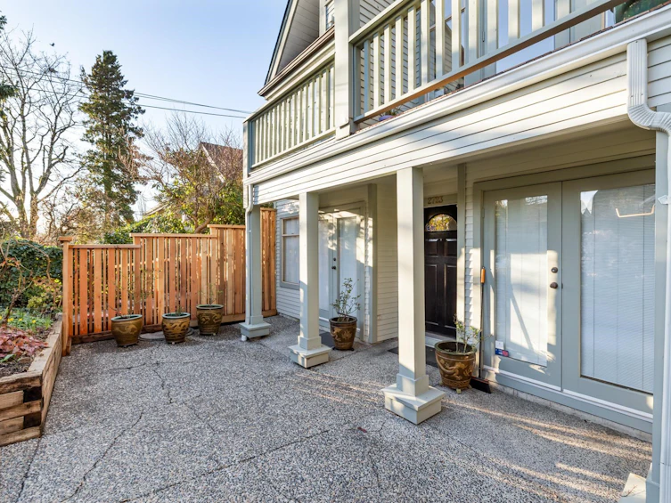 2723 W 1st Avenue, Vancouver, BC, V6K 1H2 - 13