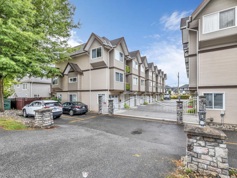 112 - 19700 56th Avenue, Langley BC V3A 3X6