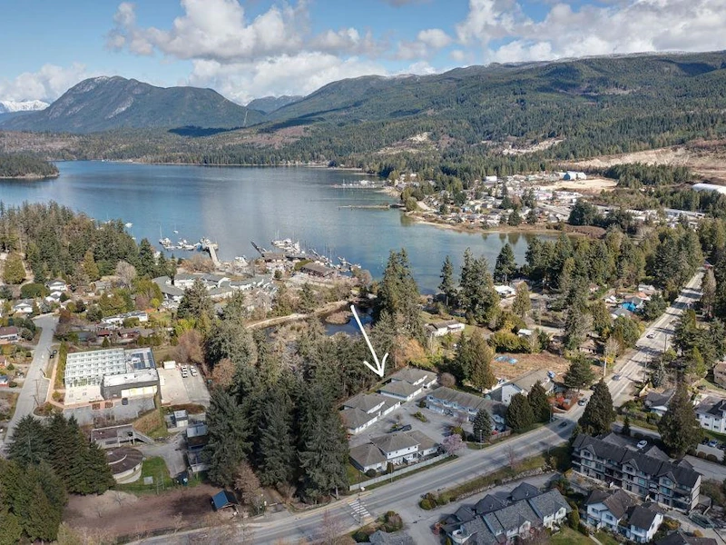 4 - 5706 Ebbtide Street, Sechelt BC