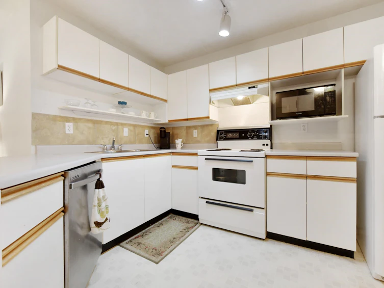 207-5955 177b Street, Surrey, BC, V3S 4J7 - 4