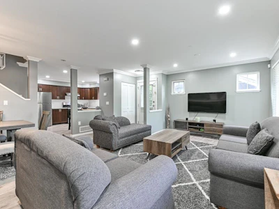 135-12040 68 Avenue - 3