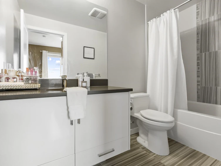 F401-20211 66 Avenue, Langley, BC, V2Y 0L4 - 20