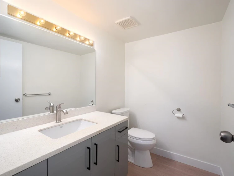 801-10620 150 Street, Surrey, BC, V3R 7S1 - 7