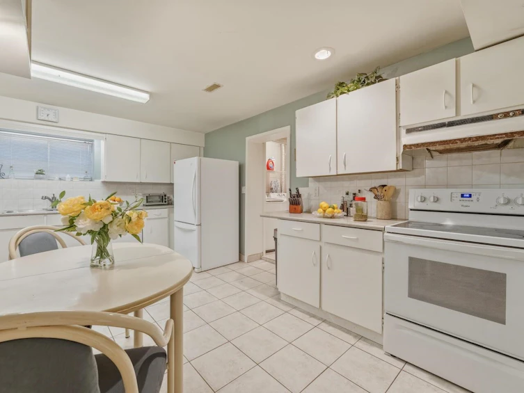 3939 Boundary Road, Vancouver, BC, V5R 2M4 - 4