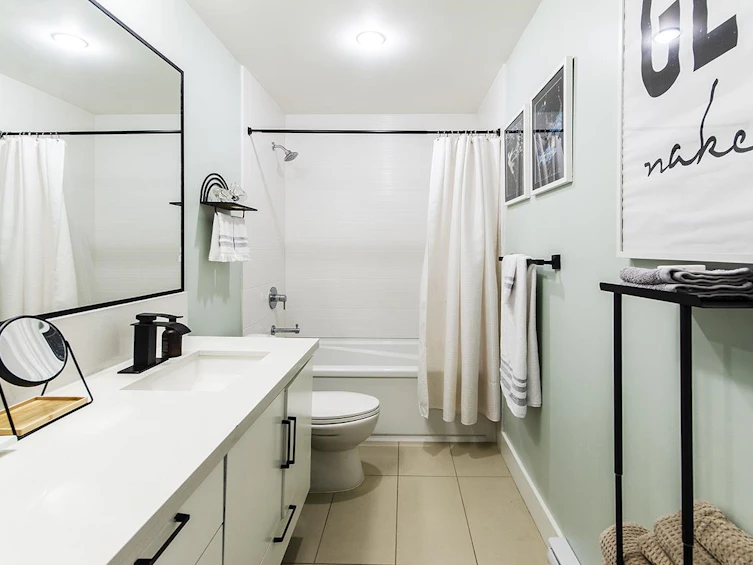 102-3602 Aldercrest Drive, North Vancouver, BC, V7G 0A2 - 21
