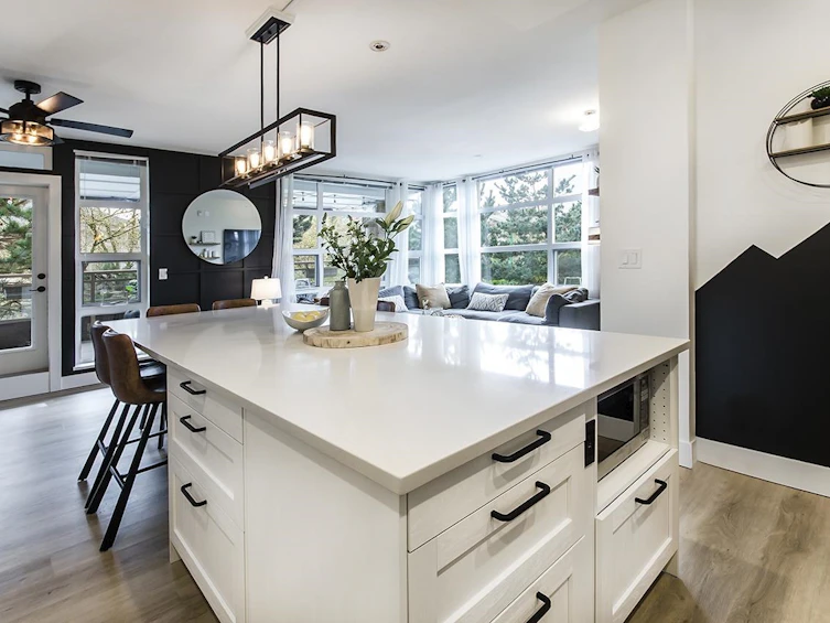 102-3602 Aldercrest Drive, North Vancouver, BC, V7G 0A2 - 10