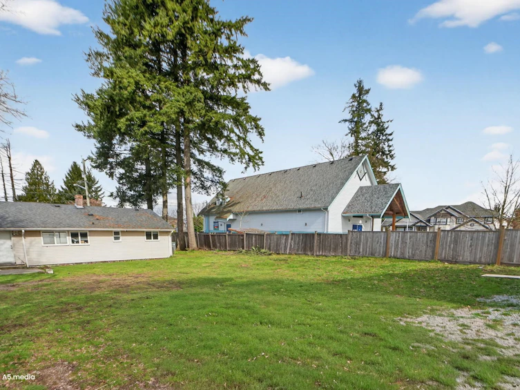 14032 Grosvenor Road, Surrey, BC, V3R 5G5 - 36