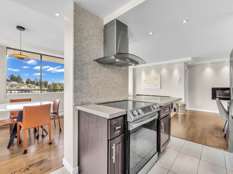 905-555 13th Street, West Vancouver, BC, V7T 2N8 - 13