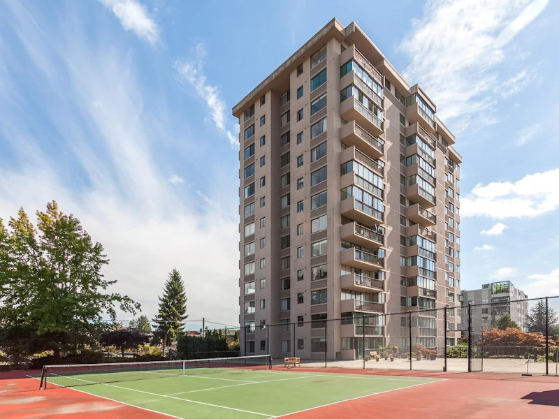 905 - 555 13th Street, West Vancouver BC V7T 2N8