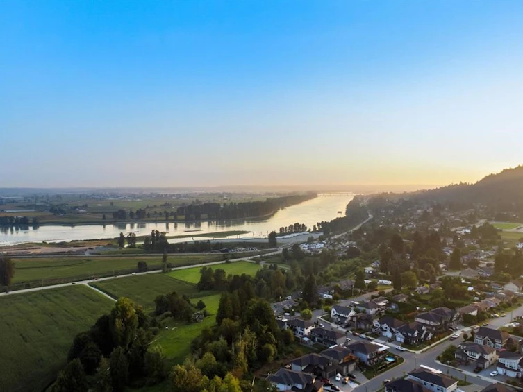 8394 Mctaggart Street, Mission, BC, V2V 0G3 - 40
