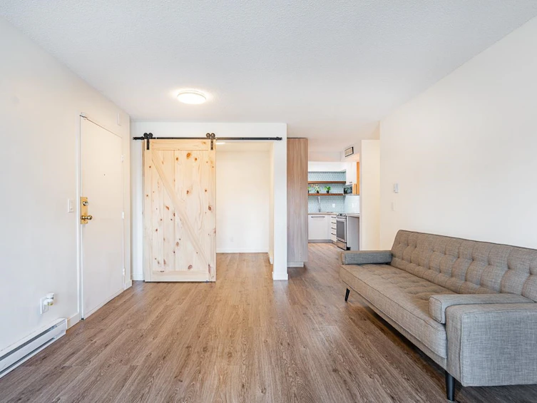 204-555 North Road, Coquitlam, BC, V3J 1N8 - 9