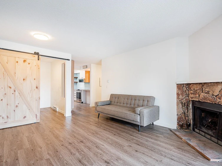 204-555 North Road, Coquitlam, BC, V3J 1N8 - 13