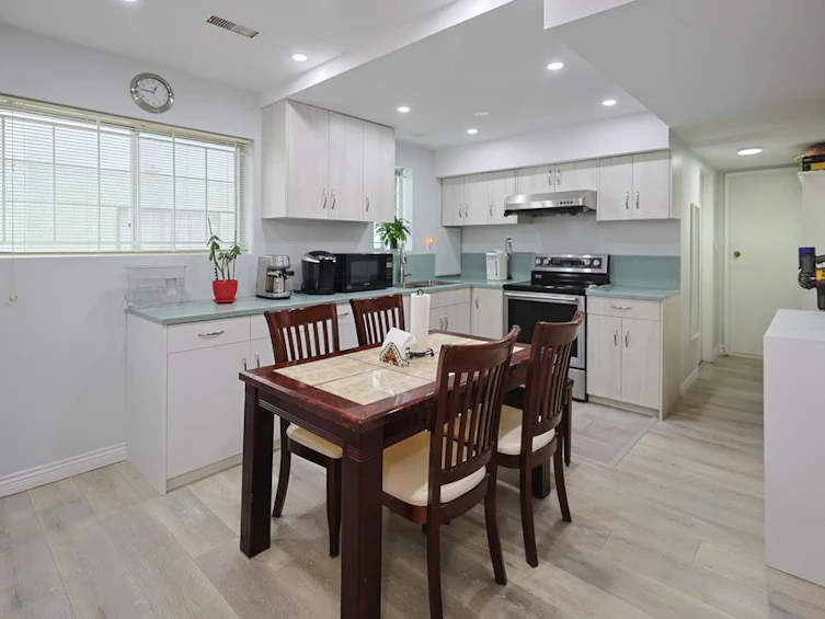 5730 Quebec Street, Vancouver, BC, V5W 3X3 - 10