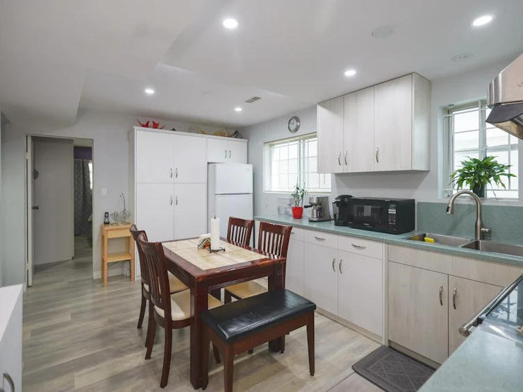 5730 Quebec Street, Vancouver, BC, V5W 3X3 - 11