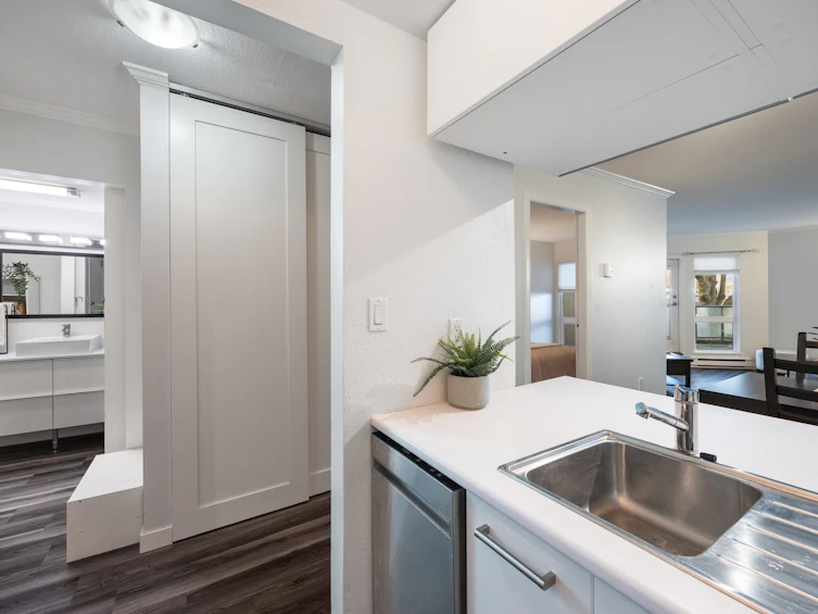103-2110 Cornwall Avenue, Vancouver, BC, V6K 1B4 - 6