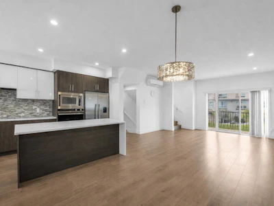 89-9680 Alexandra Road - 5