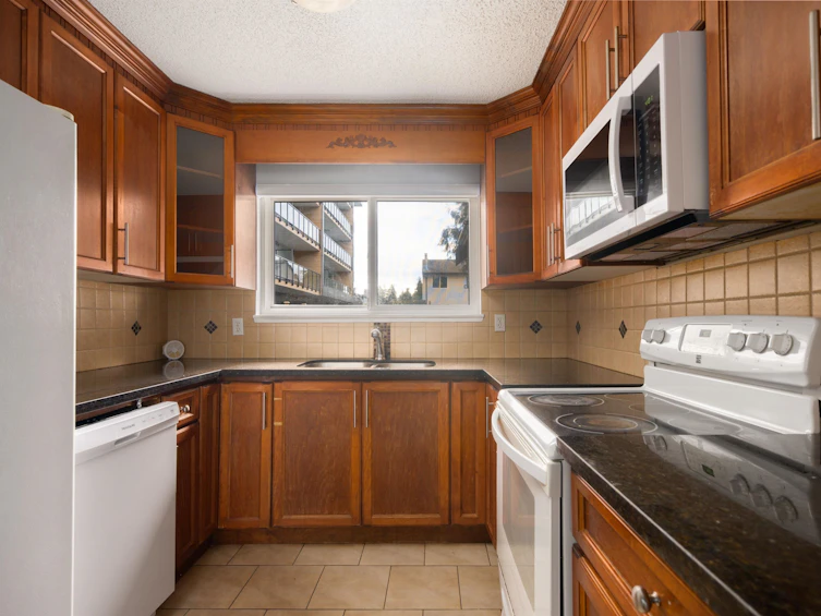 7754 119a Street, Delta, BC, V4C 6N6 - 8