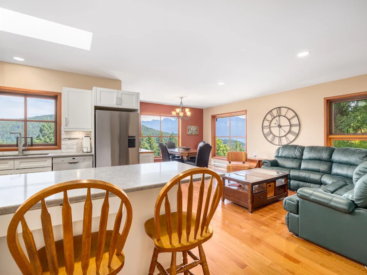 571 Roocroft Lane, Bowen Island, BC, V0N 1G2 - 11