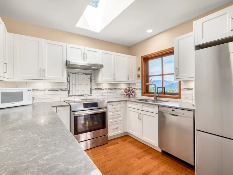 571 Roocroft Lane, Bowen Island, BC, V0N 1G2 - 9