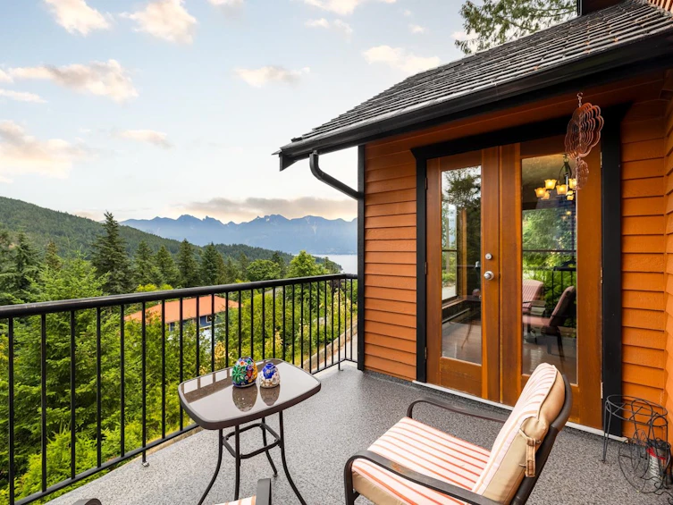 571 Roocroft Lane, Bowen Island, BC, V0N 1G2 - 3
