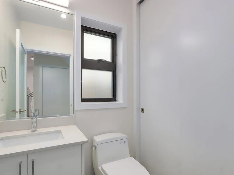 1-4257 Knight Street, Vancouver, BC, V5N 3M3 - 8