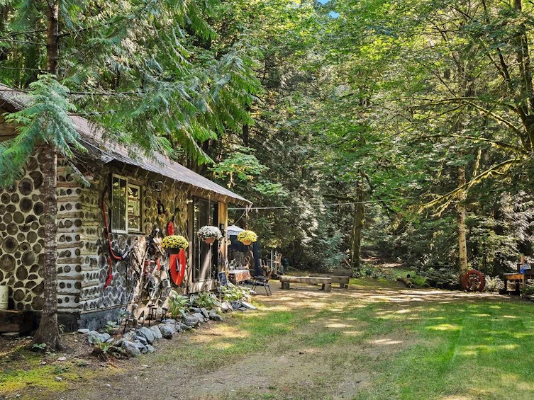2045 N Rustad Road, Squamish, BC, V0N 3G0 - 7