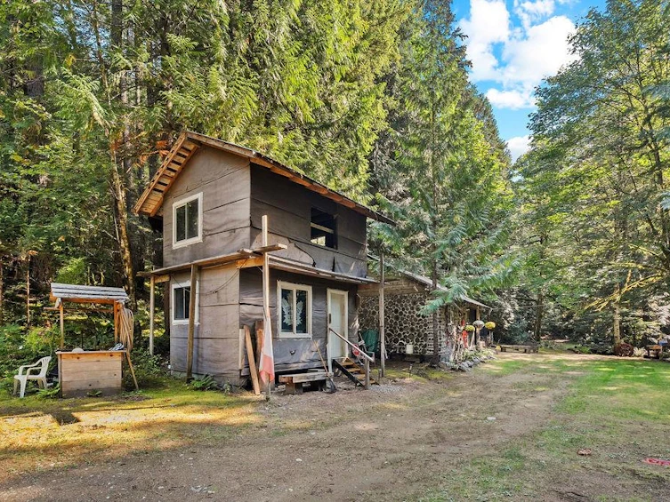 2045 N Rustad Road, Squamish, BC, V0N 3G0 - 8