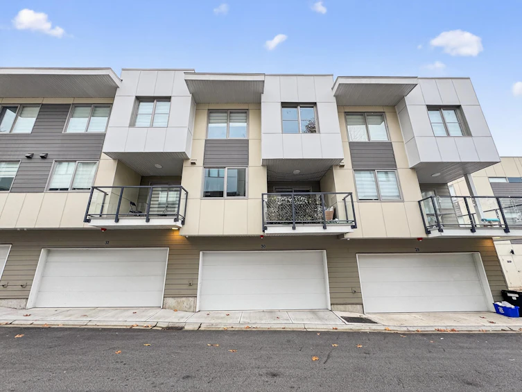 30-12585 104a Avenue, Surrey, BC, V3V 0G7 - 3