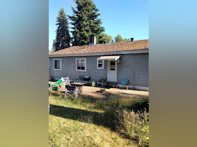 569 Thompson Avenue - 2