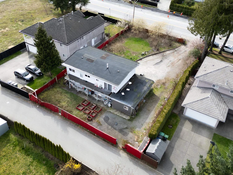 9032 156 Street, Surrey, BC, V3R 5Y8 - 4