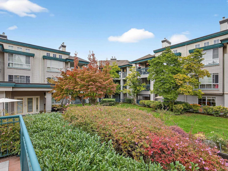 322 - 19528 Fraser Highway, Surrey BC V3S 8P4