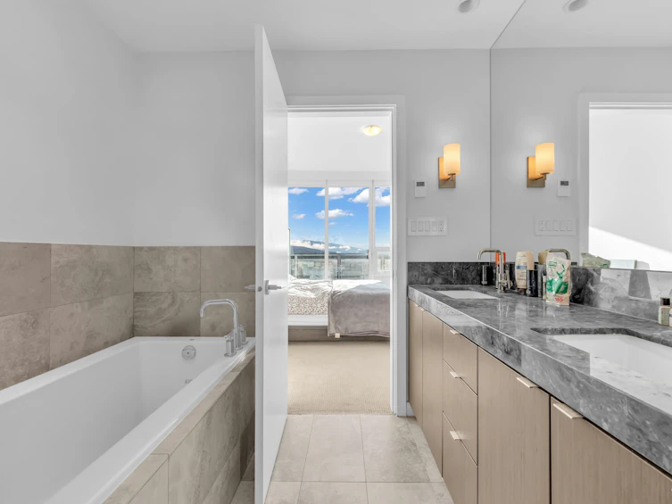 2301-125 E 14th Street, North Vancouver, BC, V7L 0E6 - 9