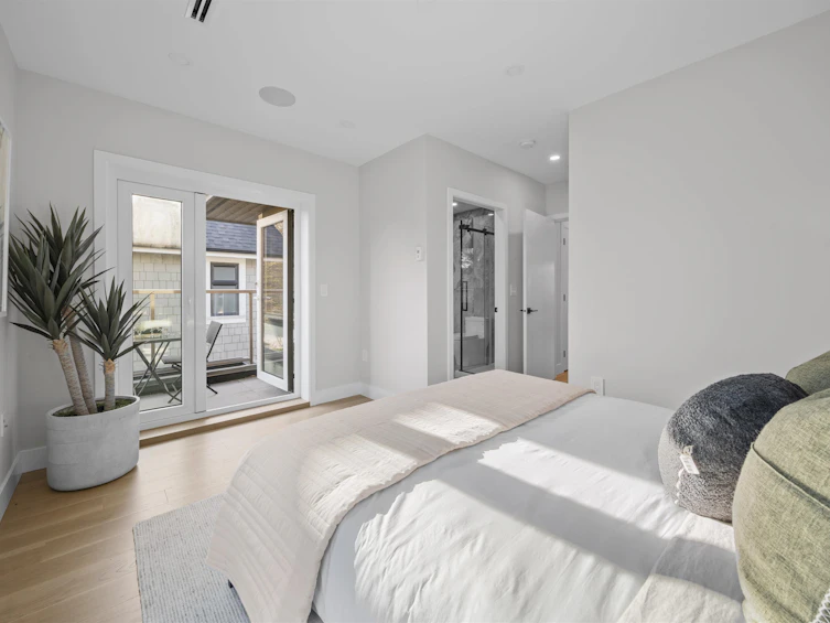 2455 W 10th Avenue, Vancouver, BC, V6K 2J4 - 30