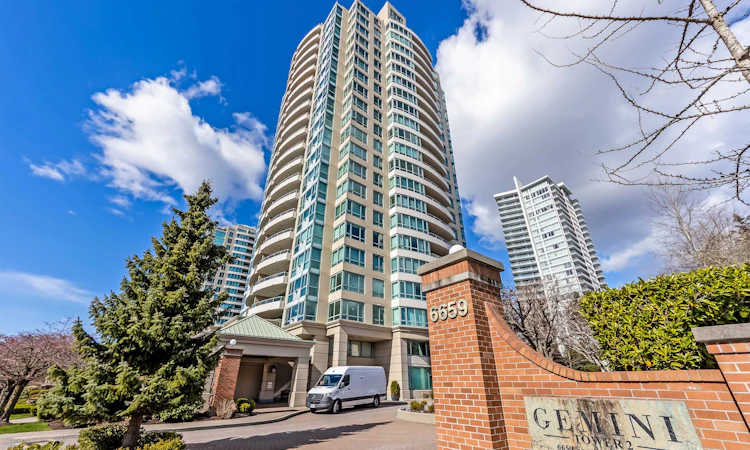 1501-6659 Southoaks Crescent