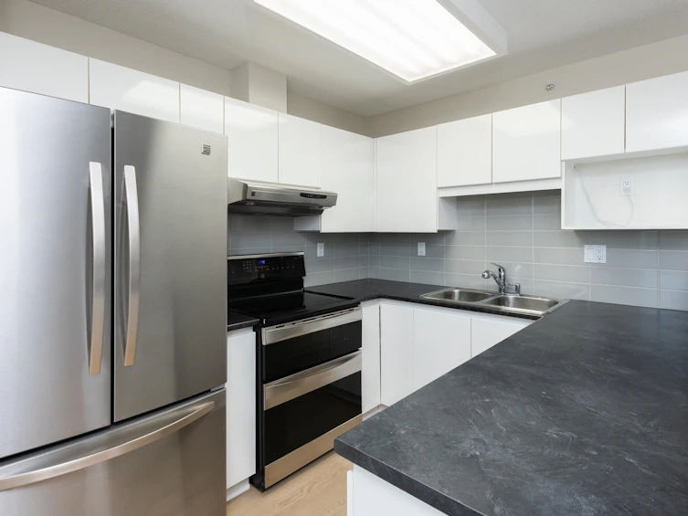 1504-13880 101 Avenue, Surrey, BC, V3T 5T1 - 9