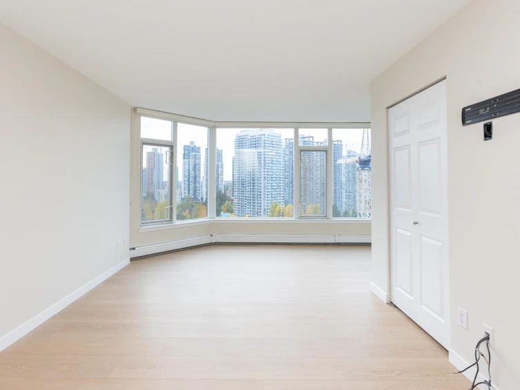 1504-13880 101 Avenue, Surrey, BC, V3T 5T1 - 13