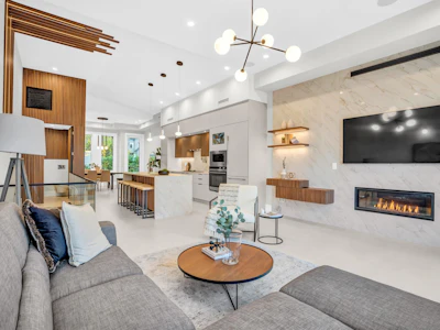 2380 Marine Drive - 3